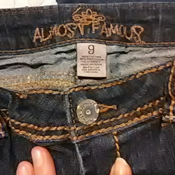 Juniors Almost Famous distressed jean Capri's - Picture 3 of 6